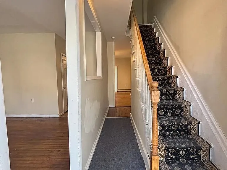 256 Ontario St — Photo 10