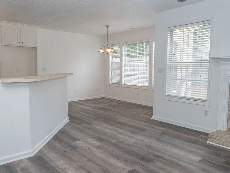135 Charleston Pl — Photo 3