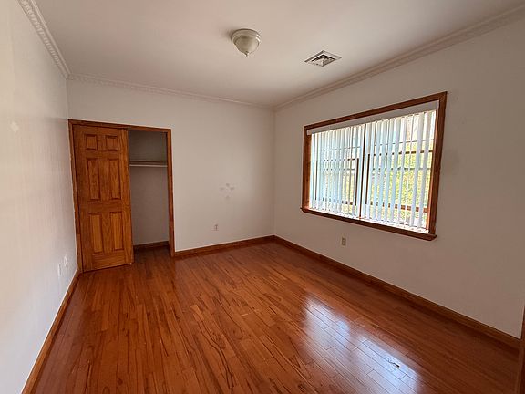 4th image of 215 Main St #F