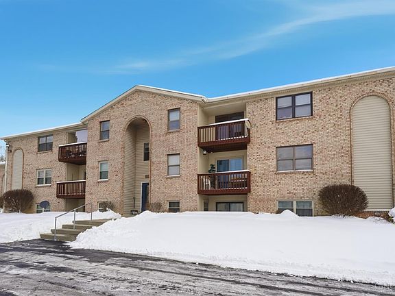 2nd image of 4326 Villa Dr #11