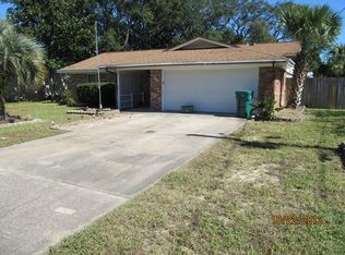 74 9th St, Shalimar, FL 32579