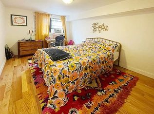 3148 29th St APT 1, Astoria, NY 11106