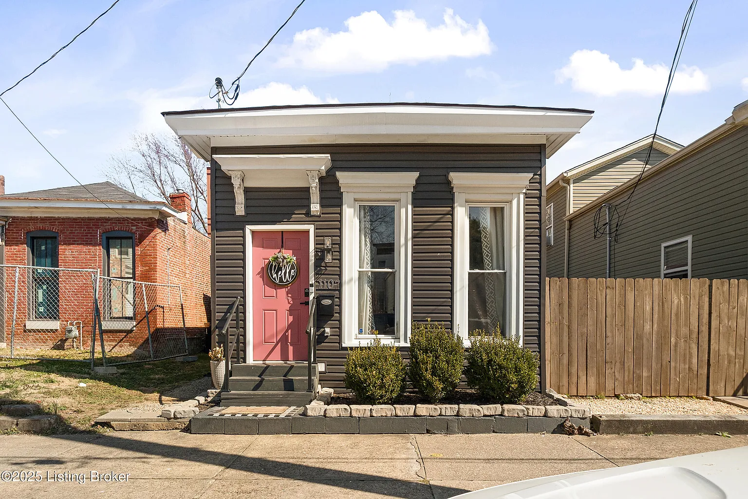 1107 Logan St photo 1