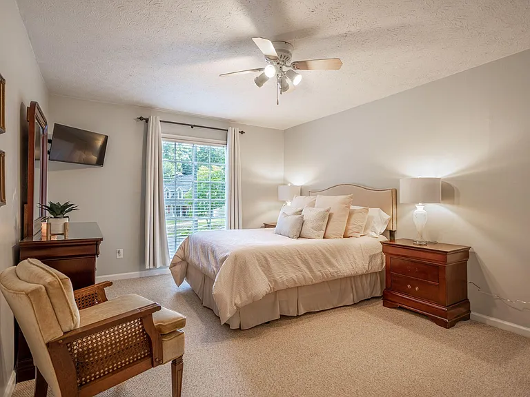 2398 Forest Hunt Ct — Photo 36