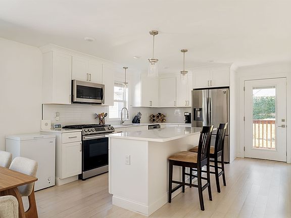 4th image of 51 Bryant St #51