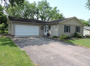 904 Blueridge Dr, Danville, IL 61832
