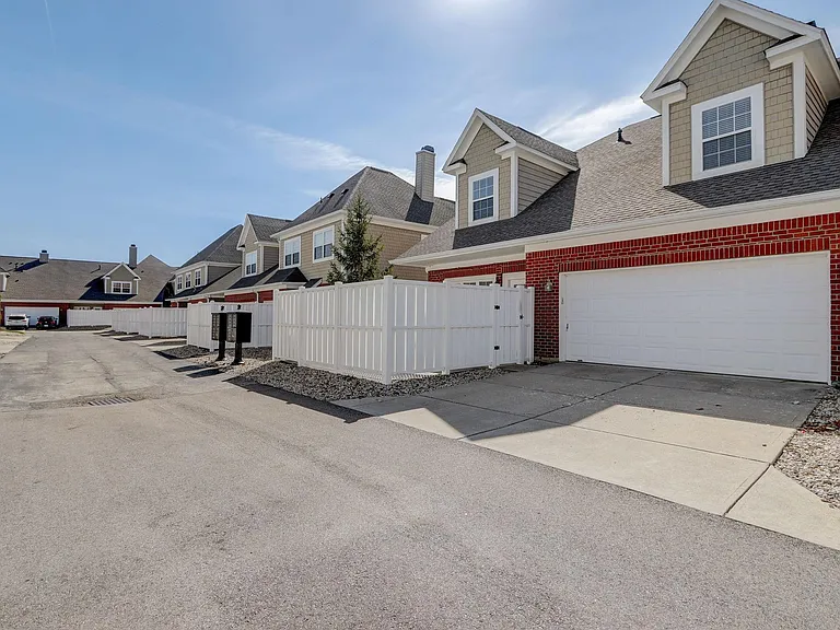 1242 Pawtucket Dr — Photo 33
