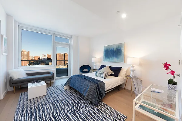 Rented by Red Apple Group | media 11