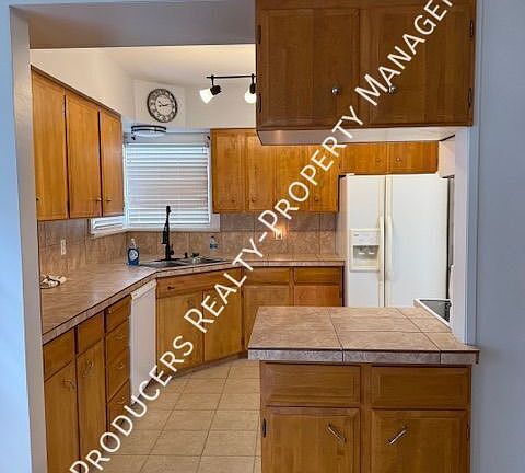 2nd image of 33700 3rd Ave