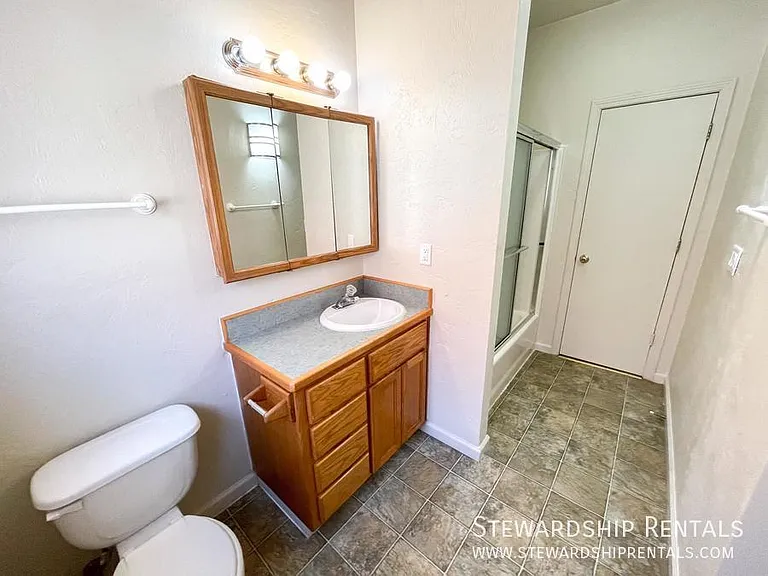 1825 Harris St #5 — Photo 11