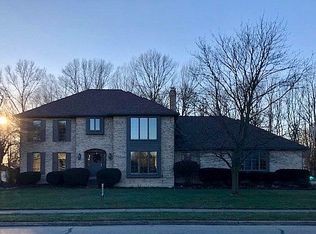 975 Stonehenge Dr, Tipp City, OH 45371
