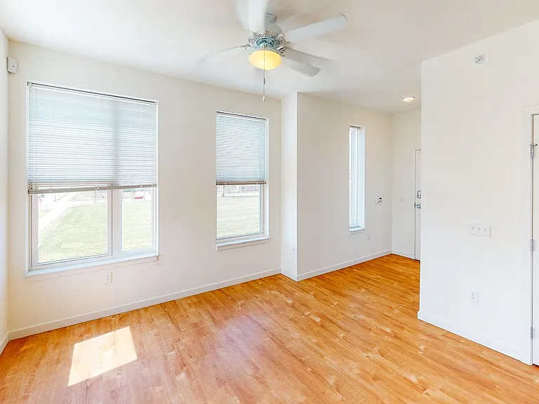 Legacy Pointe at Poindexter Apartments — Photo 10