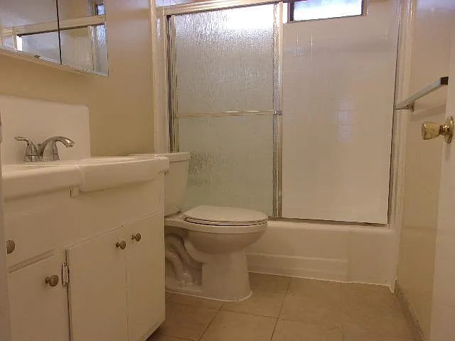 13819 Sherman Way #2 — Photo 4