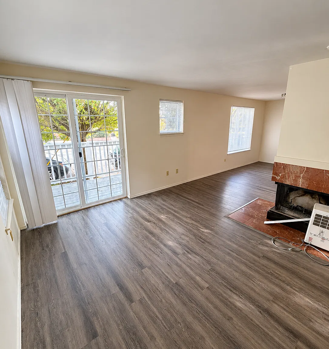 2 bed, 878 sqft, $2,395 — Photo 2