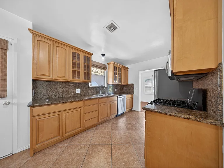 2025 Jolley Dr — Photo 10