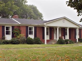 1560 Scotts Ferry Rd, Versailles, KY 40383