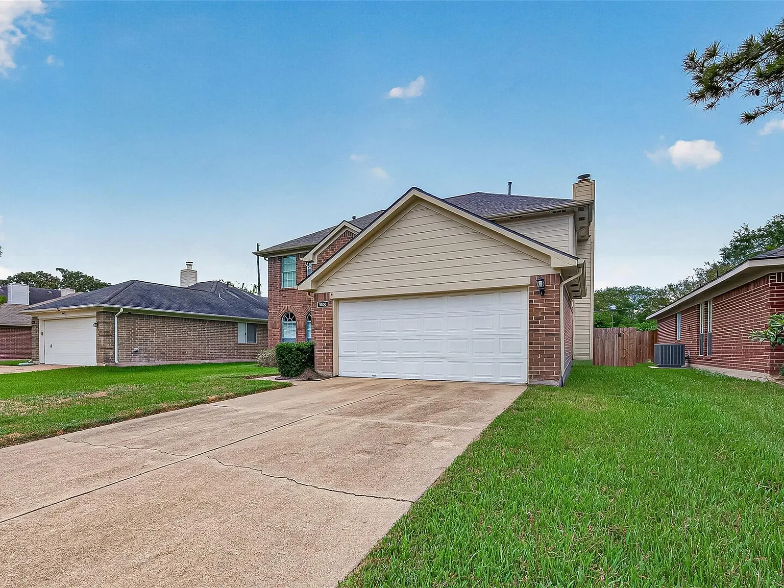 3 bed, 2.5 bath, 2020 sqft, $2,000 — Photo 3
