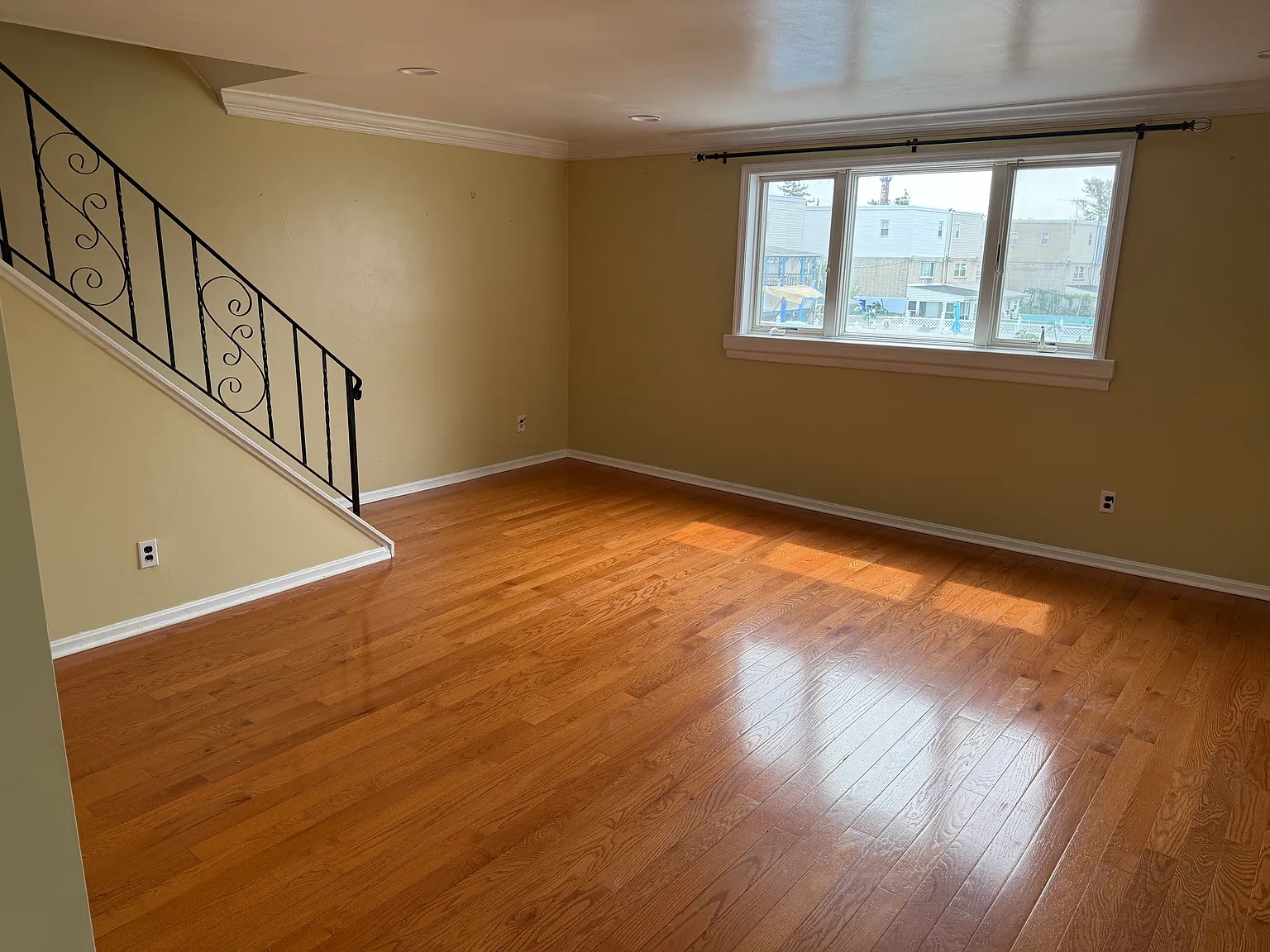 3 bed, 1554 sqft, $2,500 — Photo 4