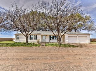 6092 Greyhound Rd, Levelland, TX 79336