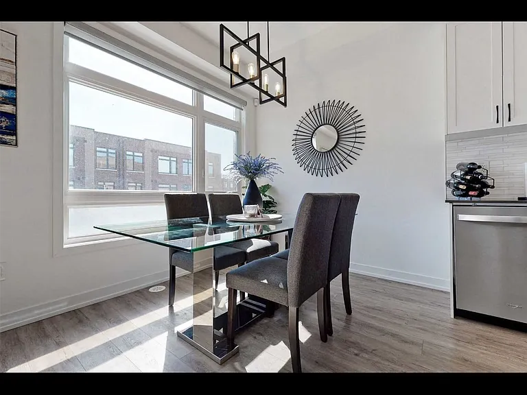 14 Hearne St E — Photo 9