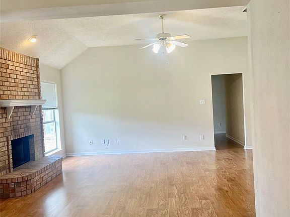 2nd image of 6700 Moss Ln