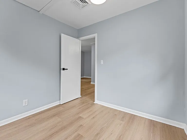 1400 Vine St — Photo 14