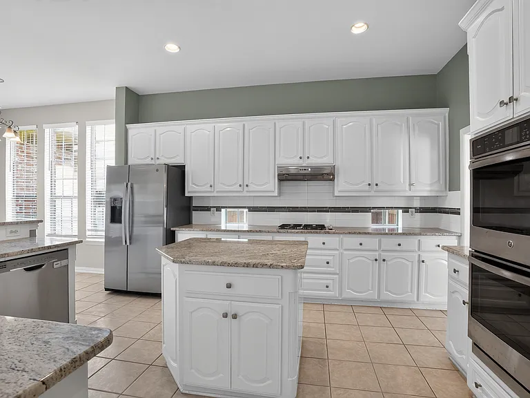 111 Ripplewood Cv — Photo 12