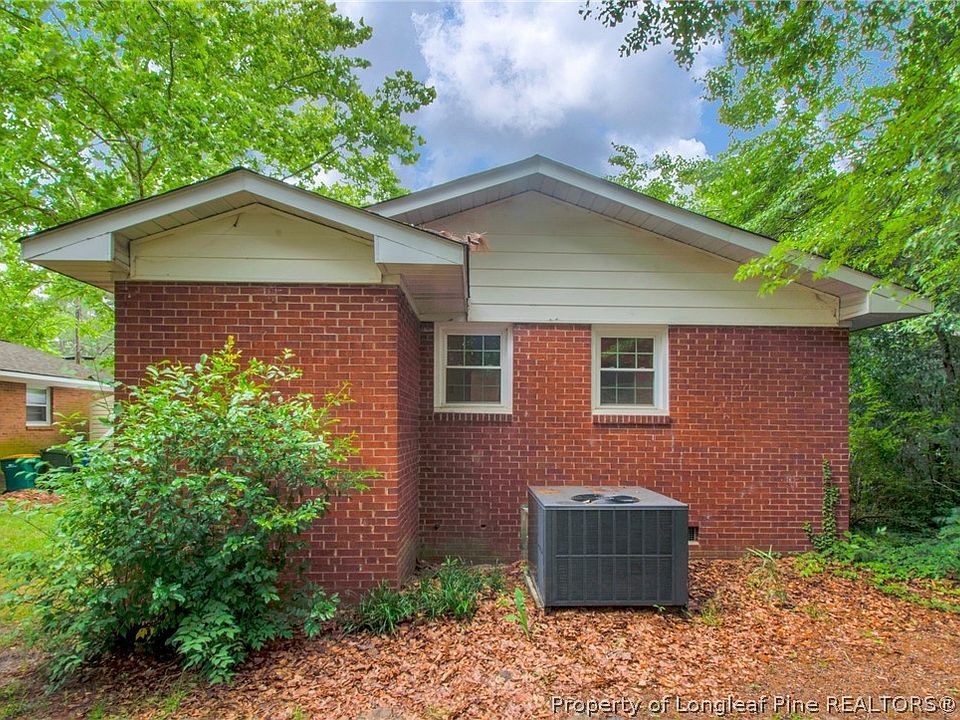 4037 E Cole St, Hope Mills, NC 28348 Zillow