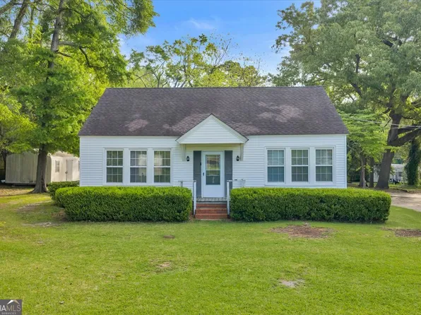 425 S 3rd St, Vienna, GA 31092