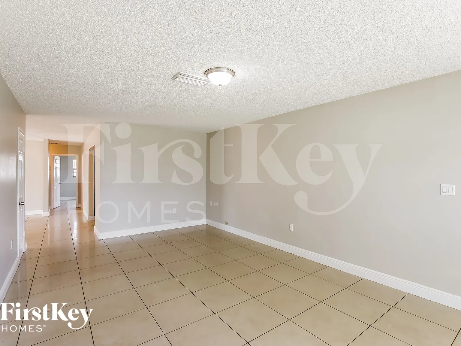 3 bed, 2.0 bath, 1352 sqft, $3,060 — Photo 4
