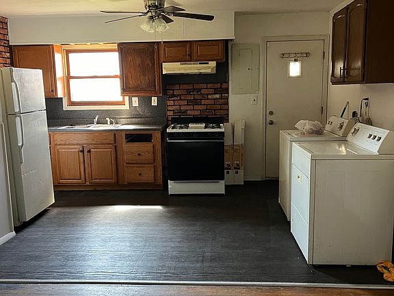 3rd image of 252 E Lincoln Ave