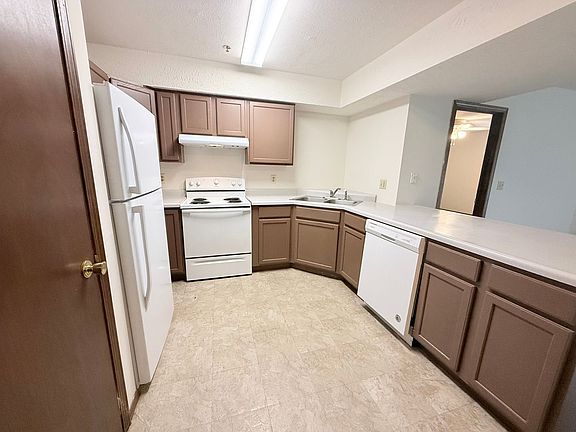 2nd image of 2001 S Morris Ave APT 33