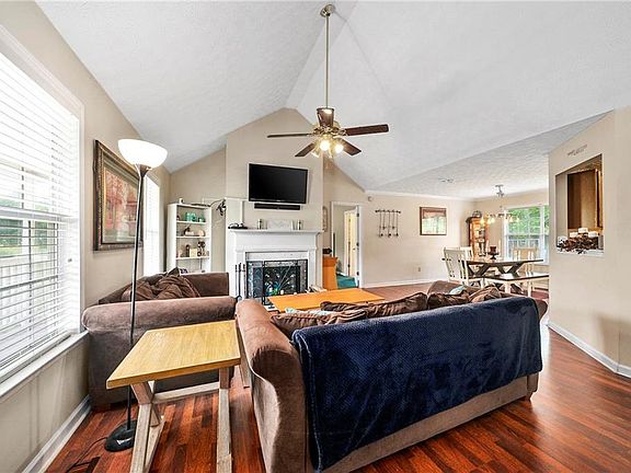 4th image of 127 Mayfield Ct
