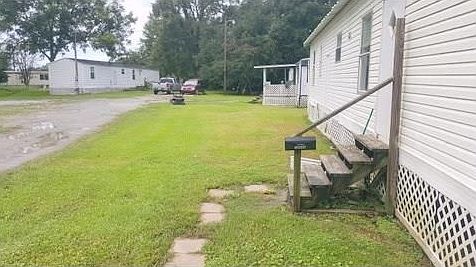 3rd image of 1822 Himalaya Ave