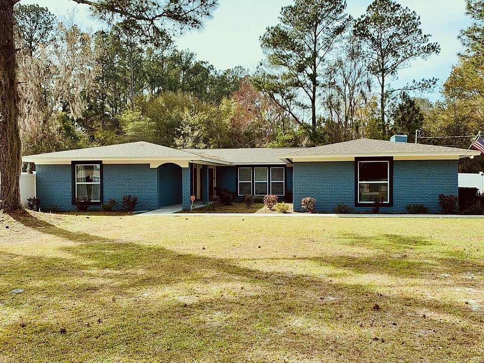1st image of 902 SE County Road 245