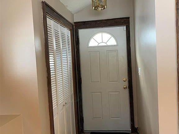 3rd image of 7841 Smalley Ave