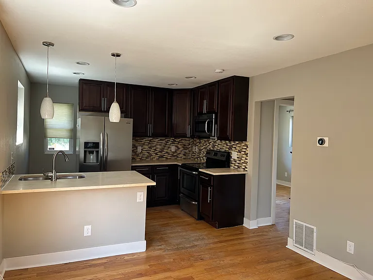 3241 N Fillmore St — Photo 4