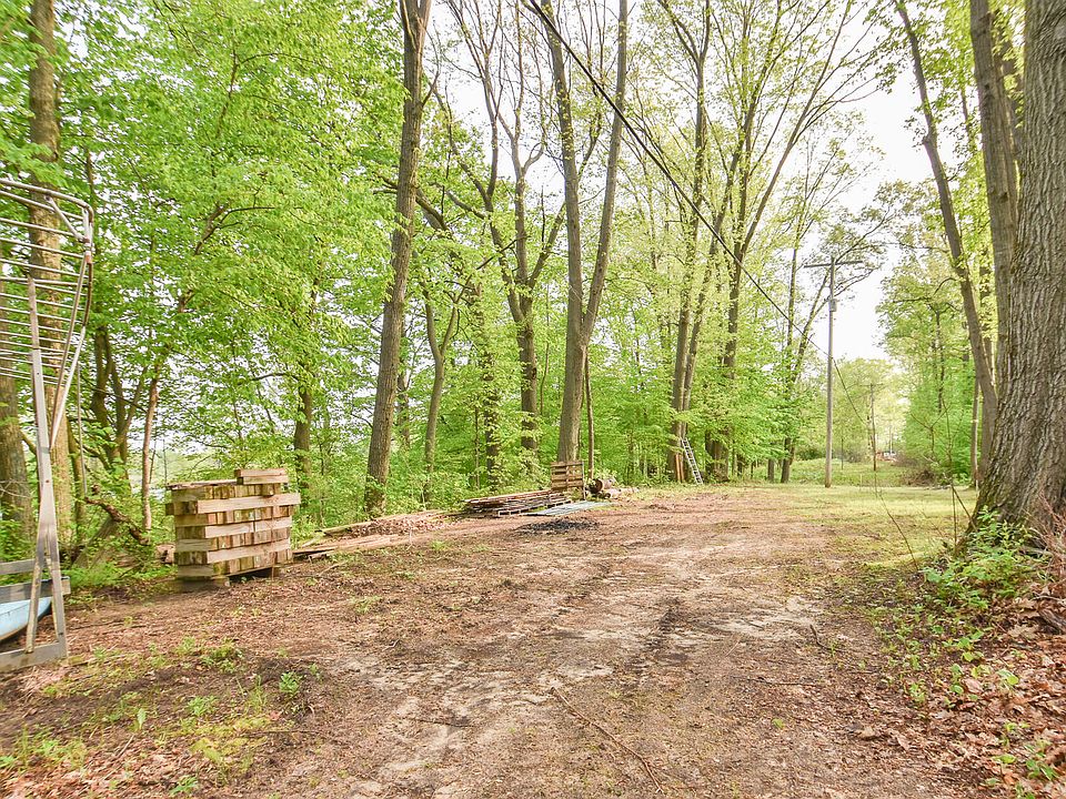 1st image of 2480 Bluff Dr