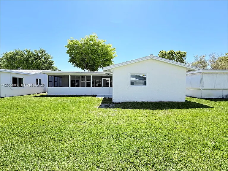 8581 NW 17th St — Photo 38
