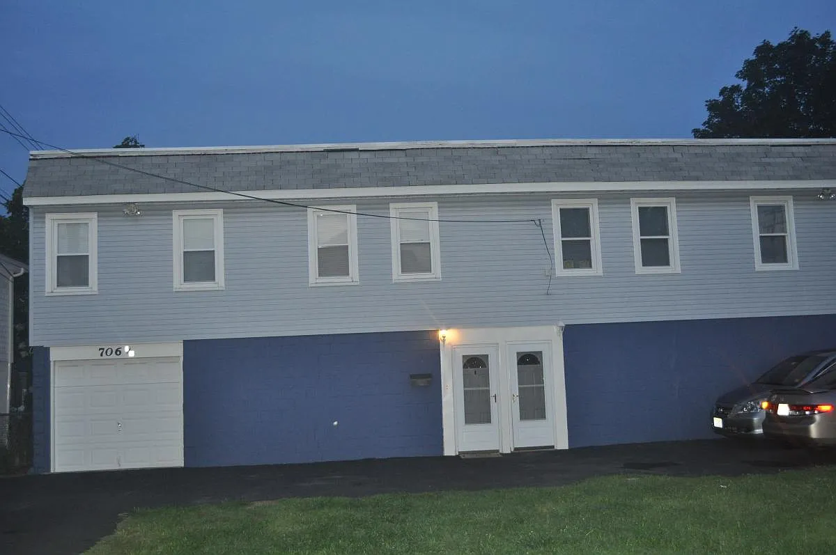 2 bed, 750 sqft, $2,600 — Photo 2