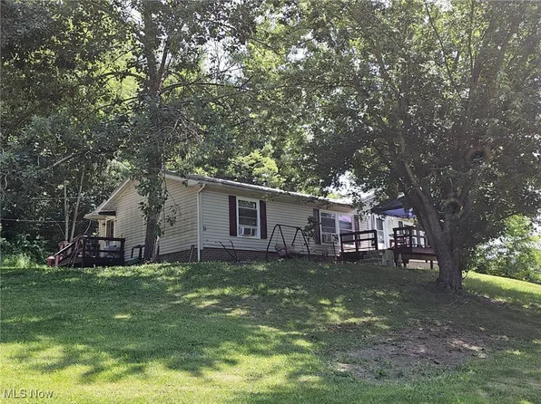 1159 Bacon Rd NW, Carrollton, OH 44615