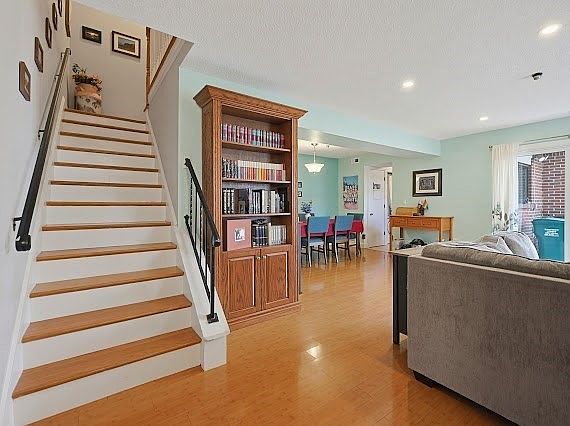 2nd image of 93 Rosewood Dr #93