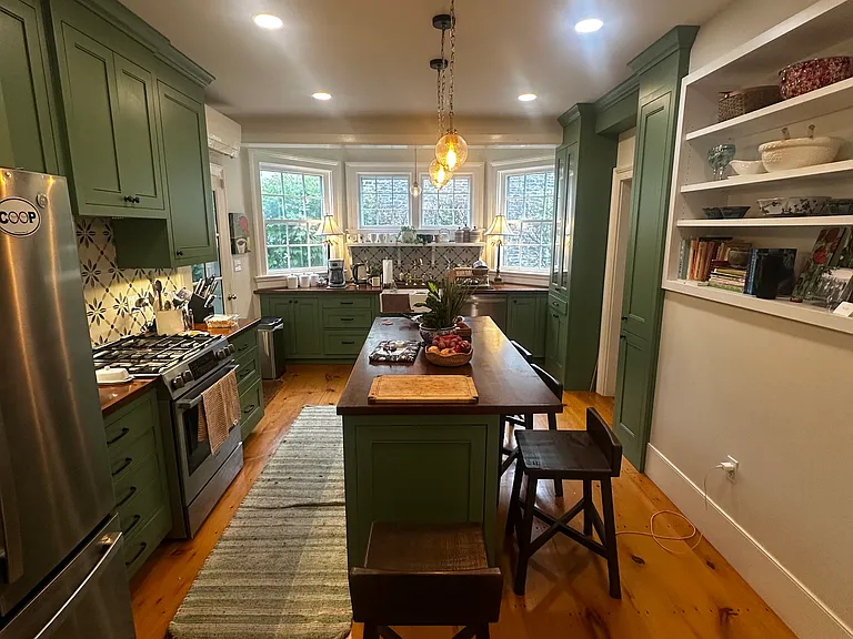 Kitchen, island.