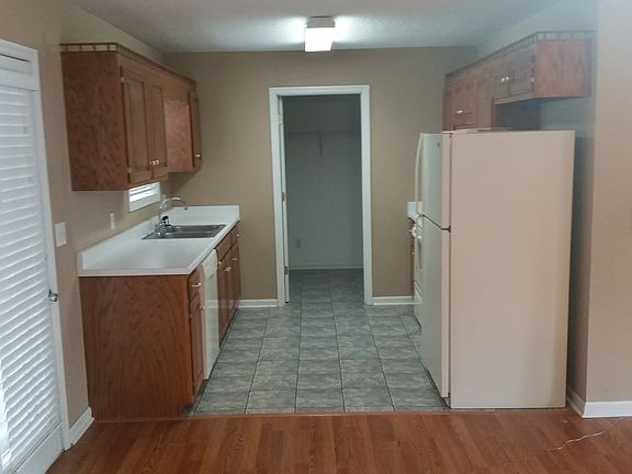 Kitchen - Appliances Remain