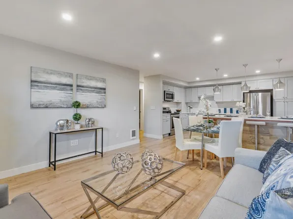 1720 Halford Ave APT 124, Santa Clara, CA 95051