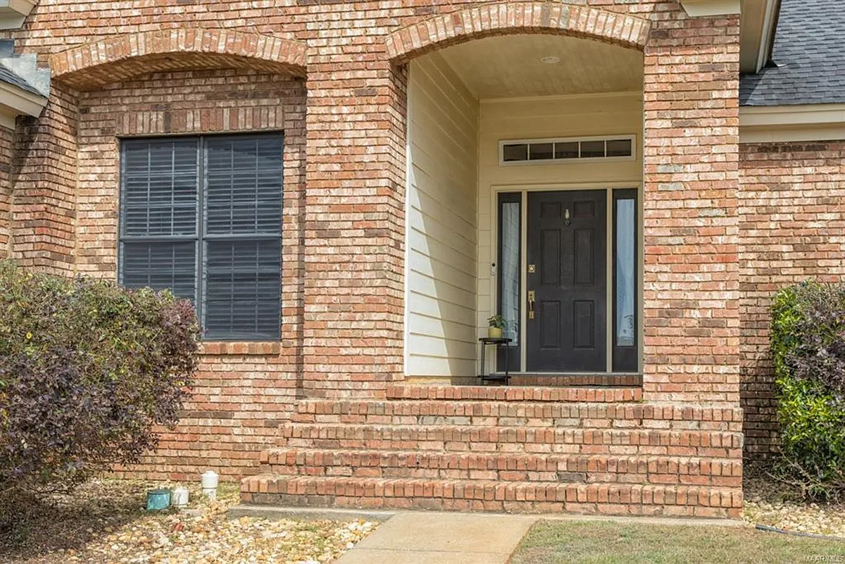 Building Photo - 616 Castlebrook Dr