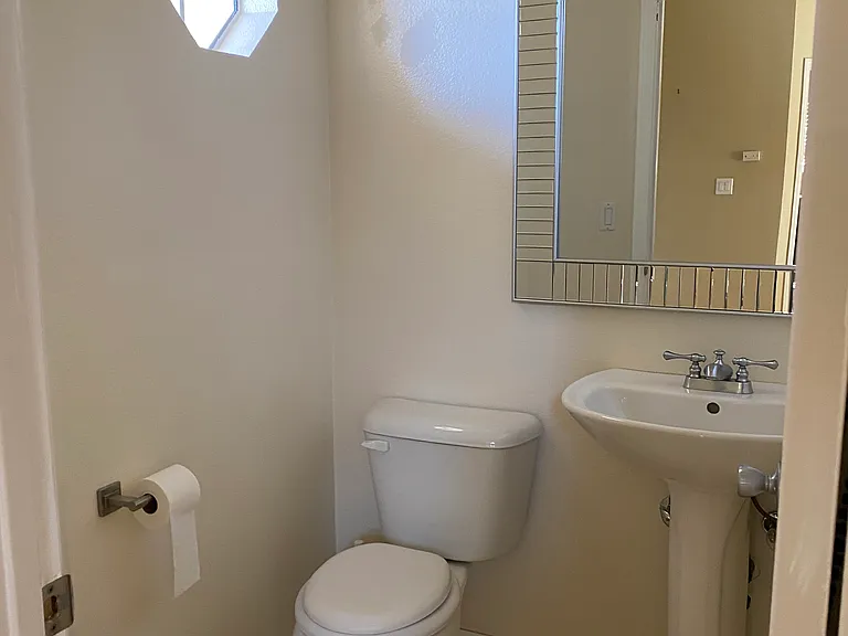 1st Floor 1/2 Bath
