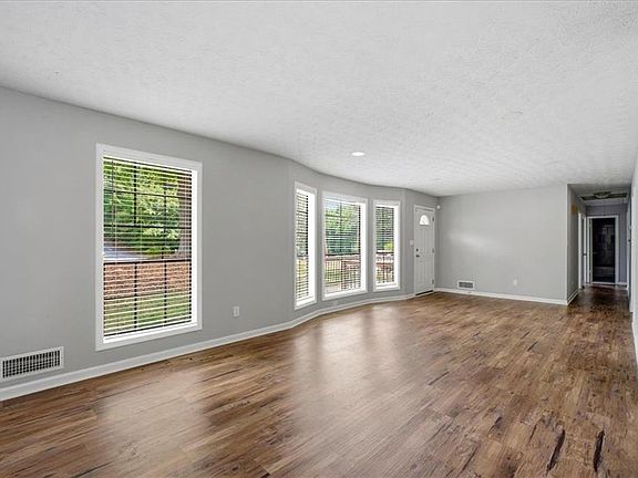 5th image of 3189 Aspen Cir