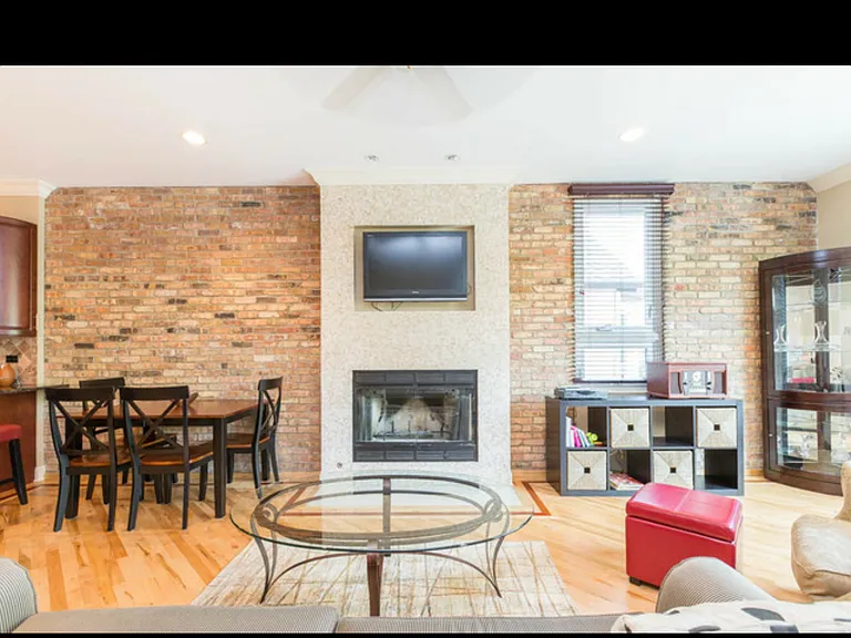 1523 W Huron St #2 — Photo 1