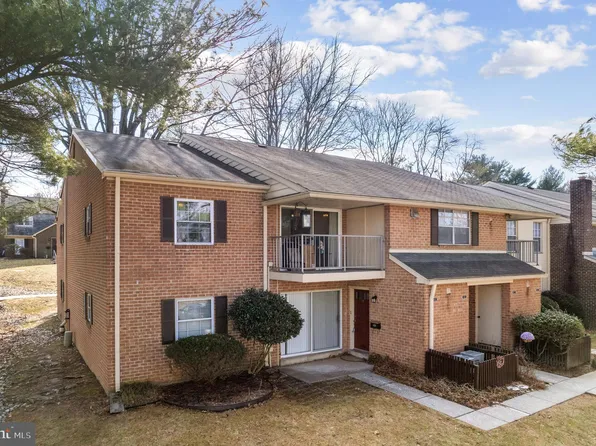 42 Old Forge Xing, Devon, PA 19333